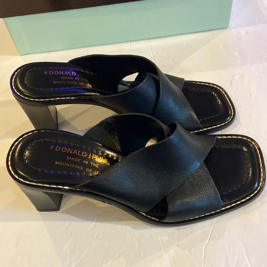 Donald Pliner Black Leather Sandals: Size 6 1/2